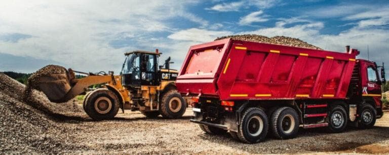 Доставка гравия, щебня, песка и других сыпучих материалов - фото 1